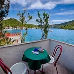 Malo Apartman