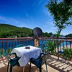 Malo Apartman