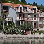 Apartman Malo *