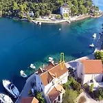 Malo * Λάστοβο