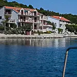 Malo Apartman