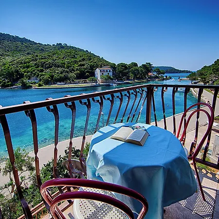 Malo * Lastovo
