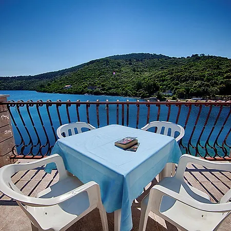 Malo Apartamento Lastovo