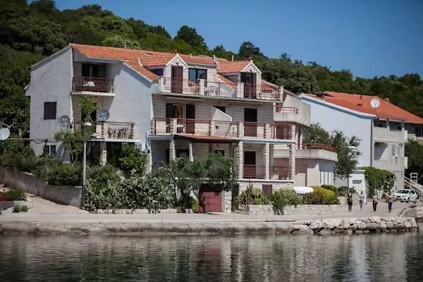Malo Apartamento *