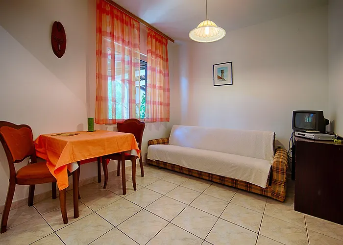 Malo Apartamento *